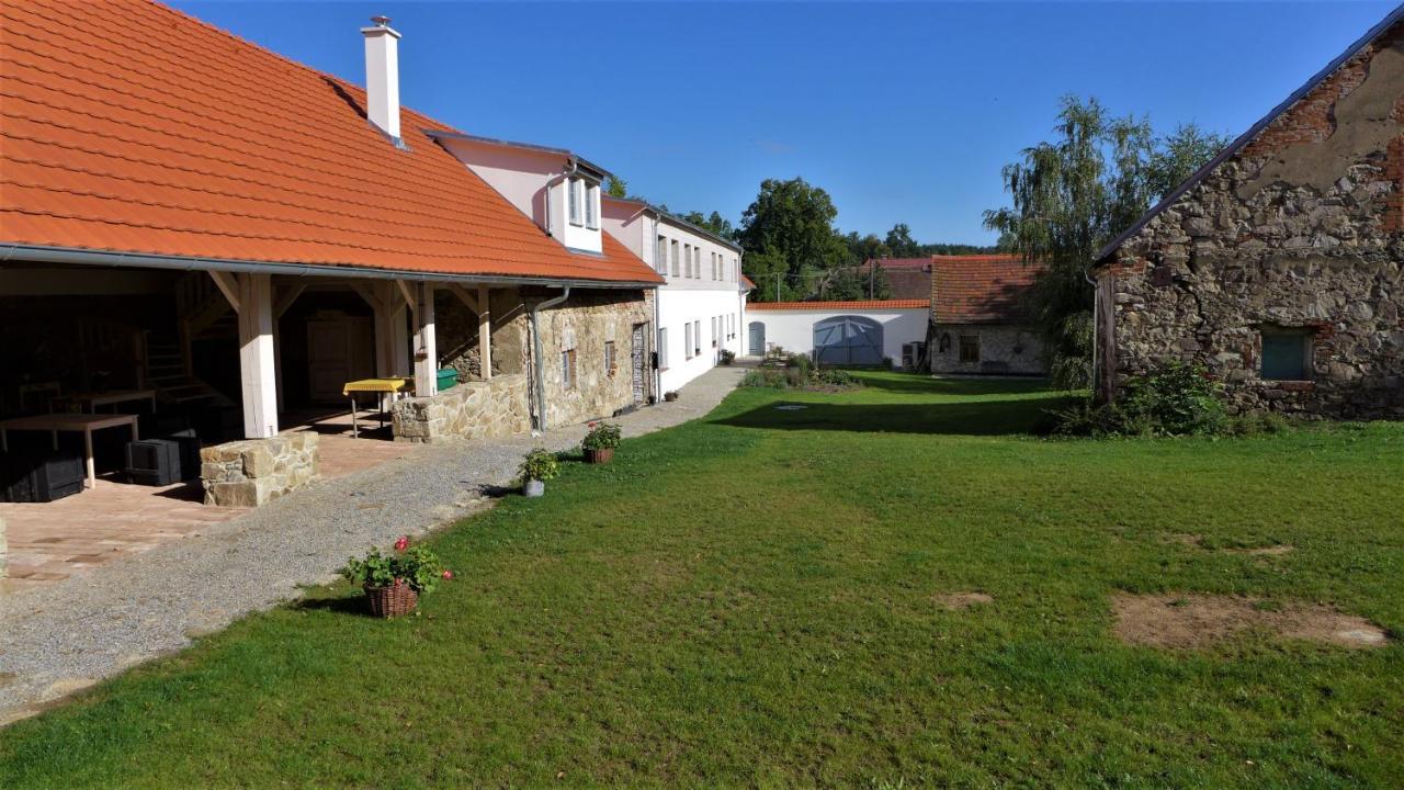 Orechovy Dvur Velke Nepodrice Extérieur photo